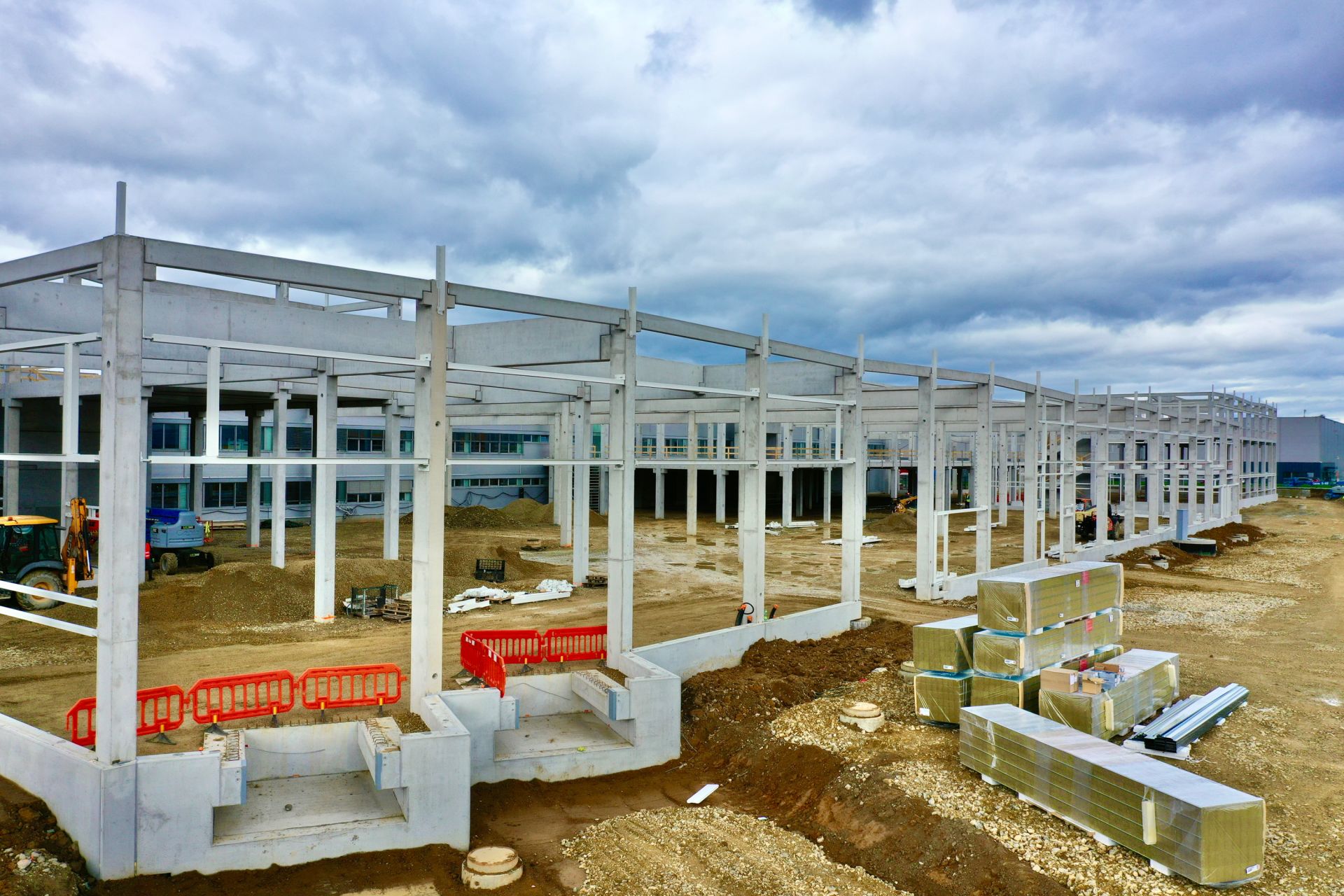 Construction of the DELTA industrial hall