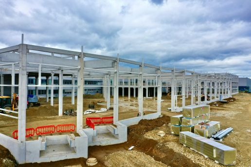 Construction of the DELTA industrial hall