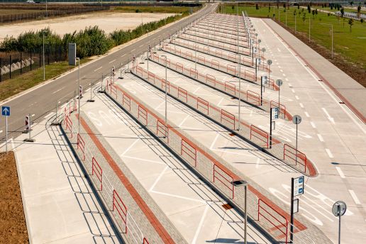 Autobusové nástupište Jaguár